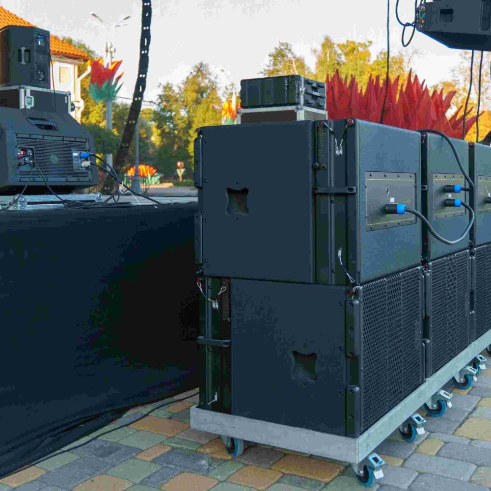 sound-lighting-equipment-stage-monitor-av